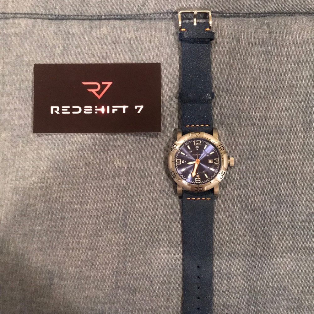 Men’s leather band watch